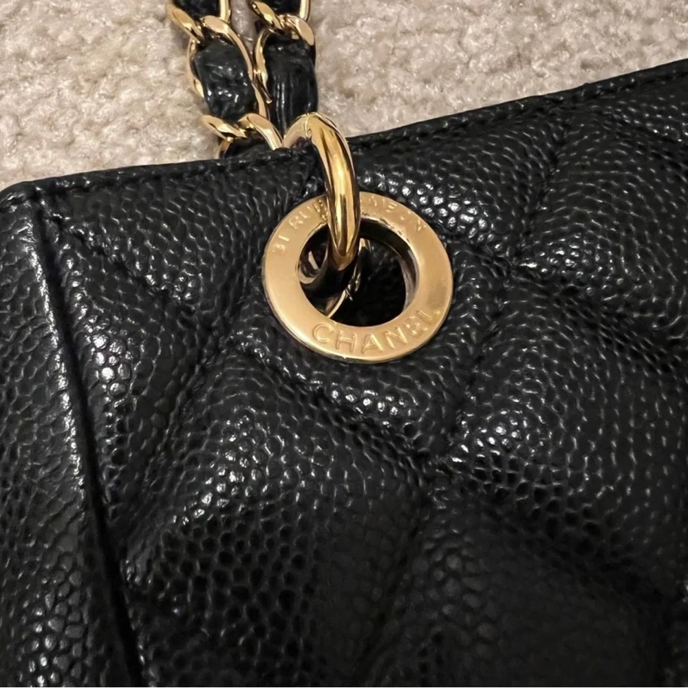 Chanel - Picture 3 of 5